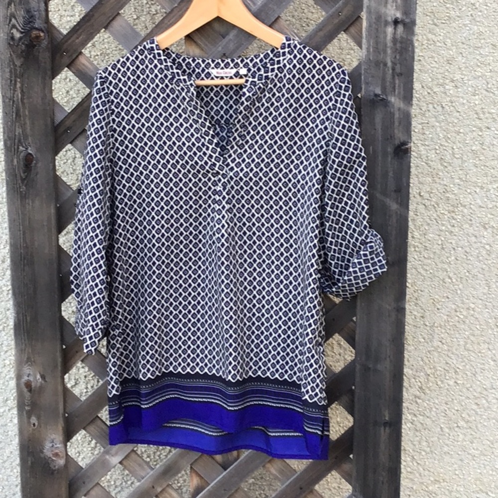 Max Cocos blue and white design tunic blouse